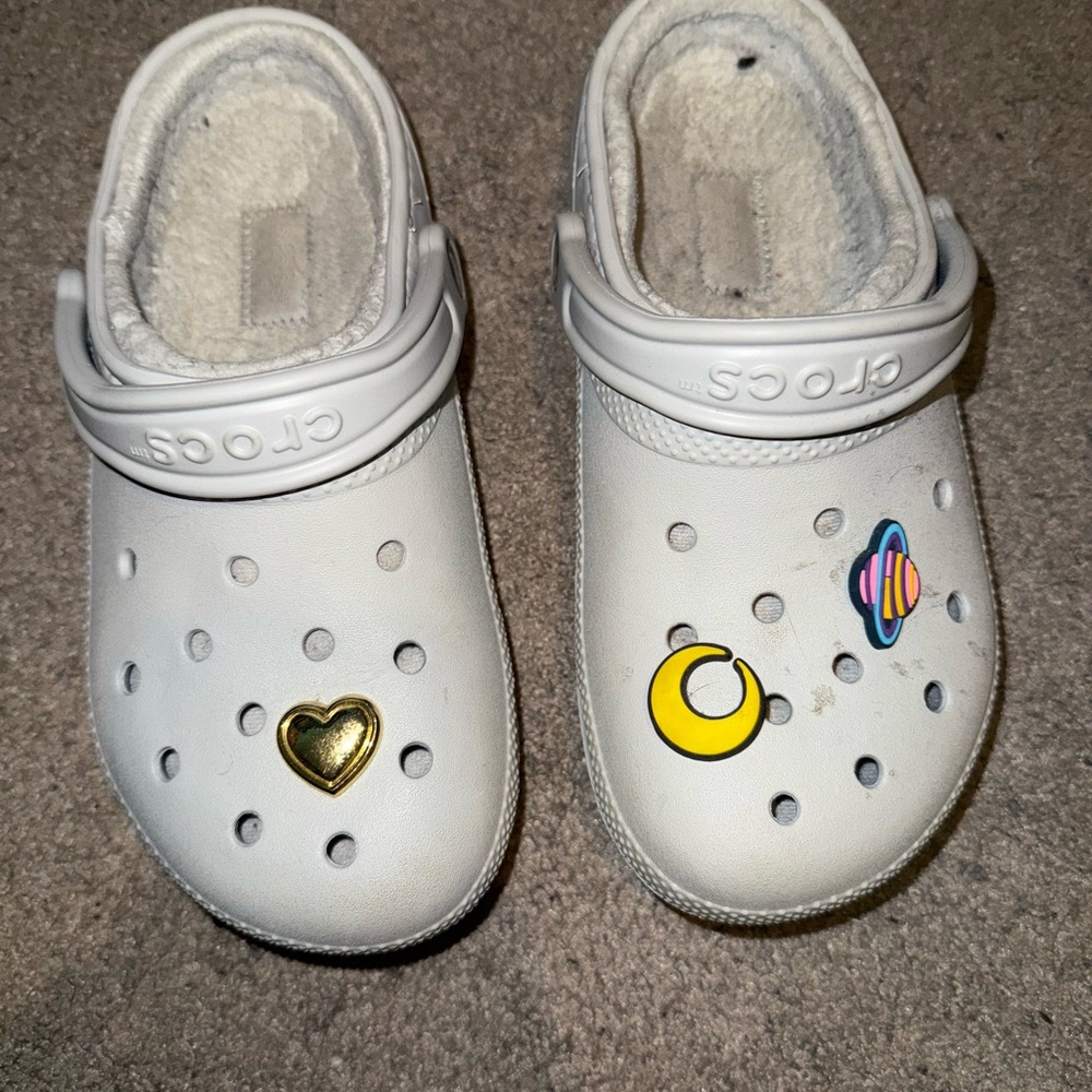 Fuzzy gray crocs